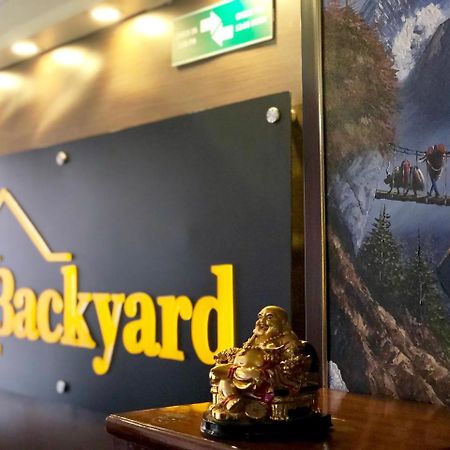 Backyard Hotel Kathmandu Esterno foto