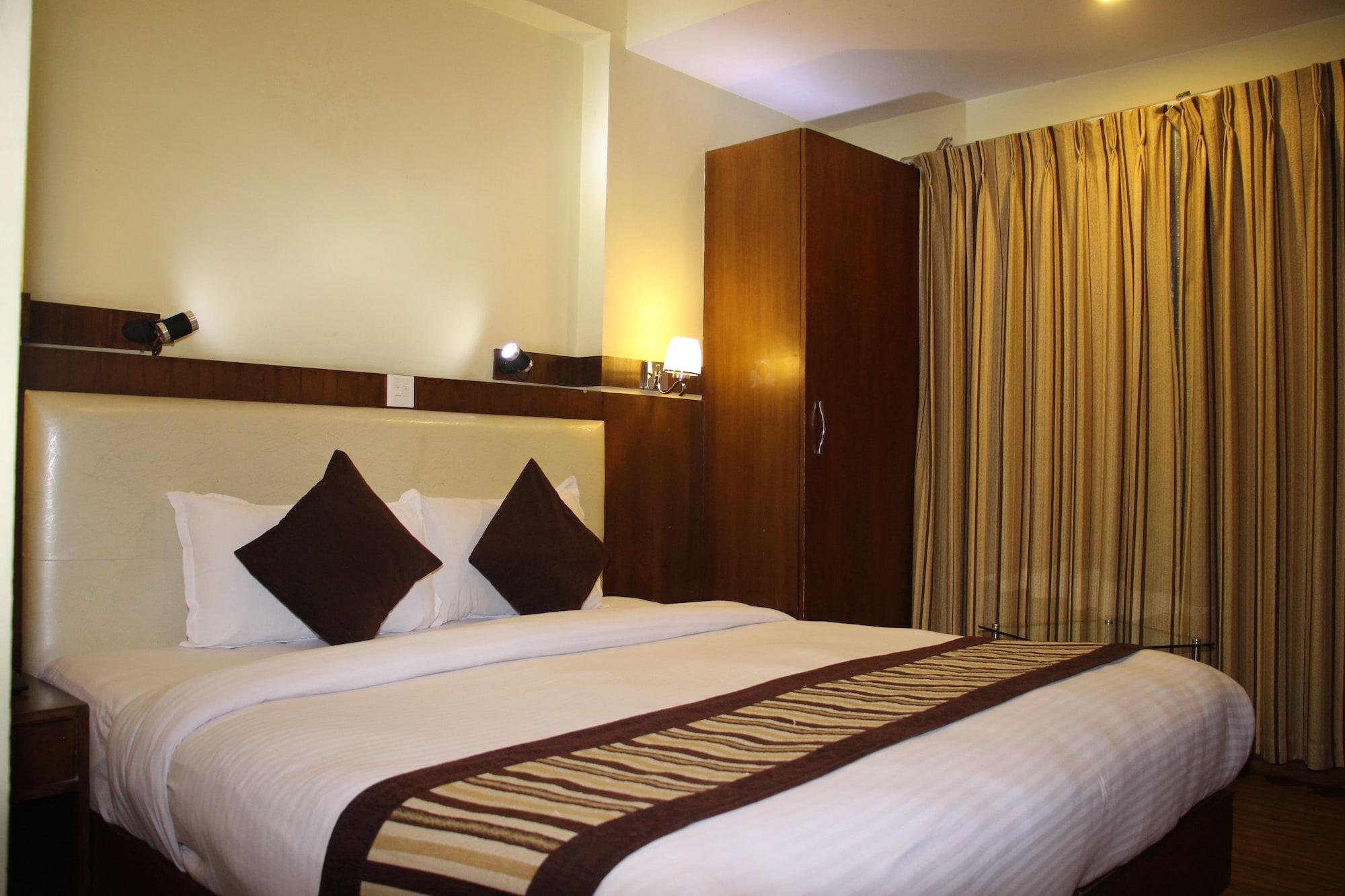 Backyard Hotel Kathmandu Esterno foto