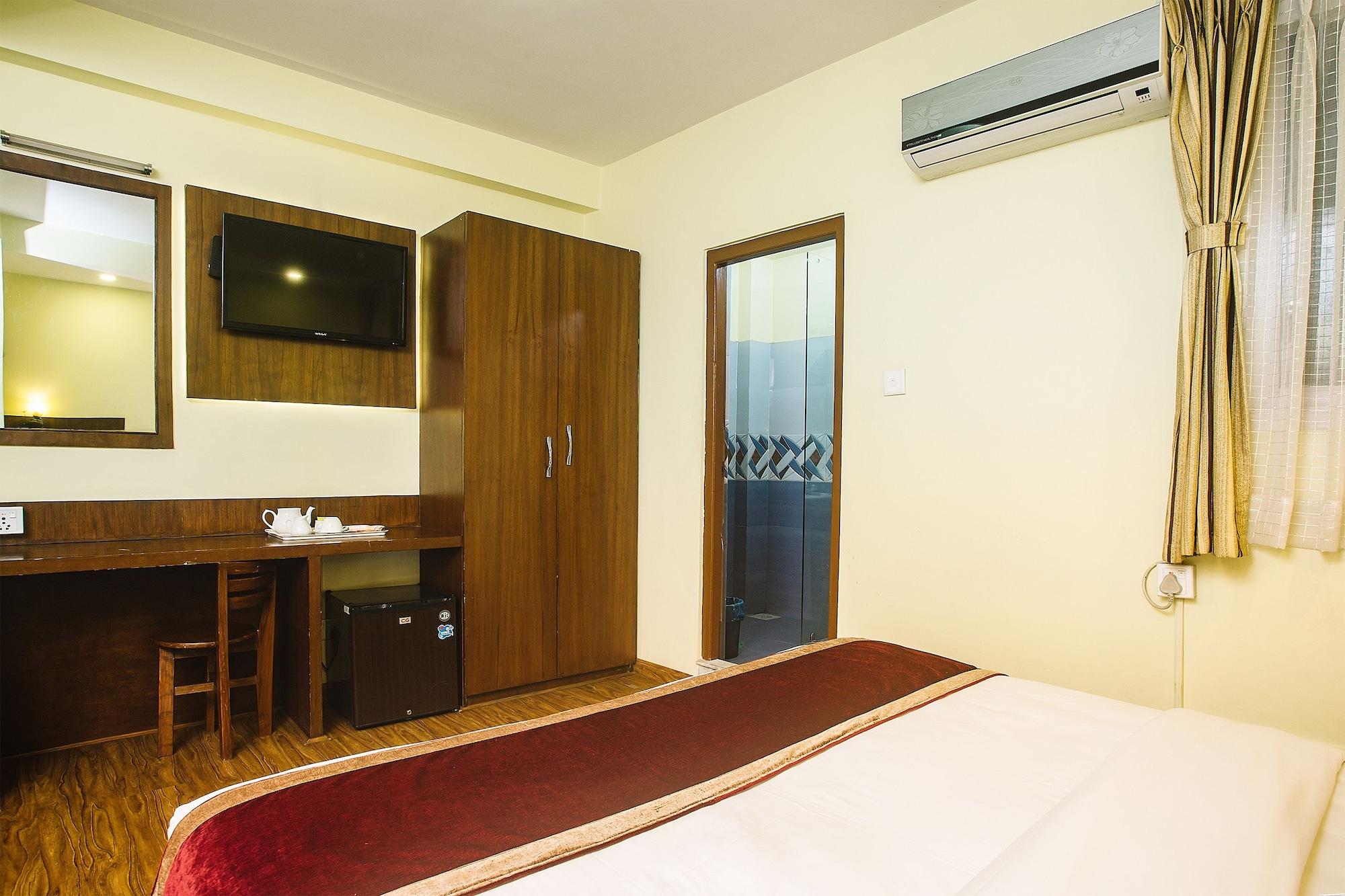 Backyard Hotel Kathmandu Esterno foto