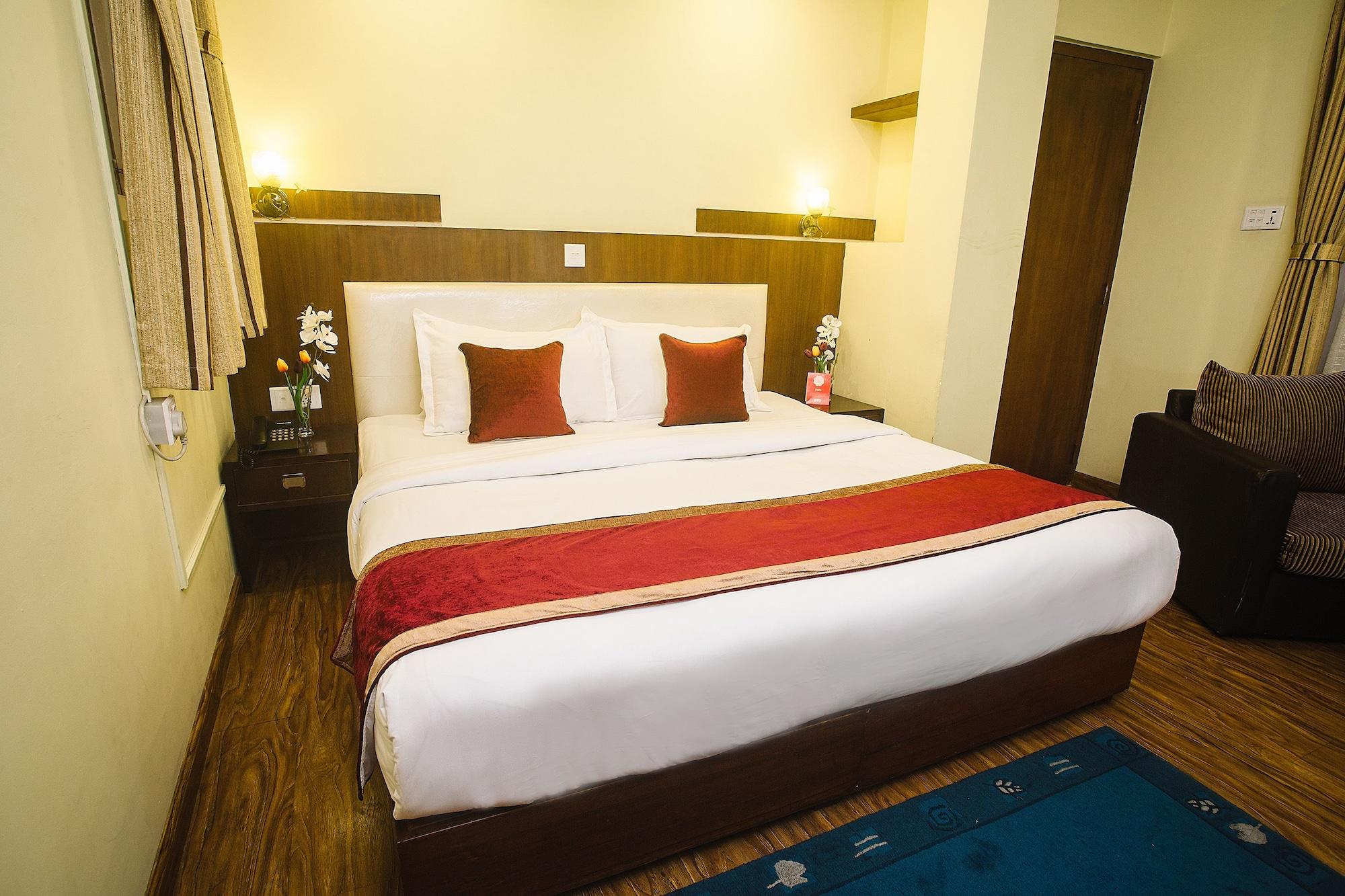 Backyard Hotel Kathmandu Esterno foto
