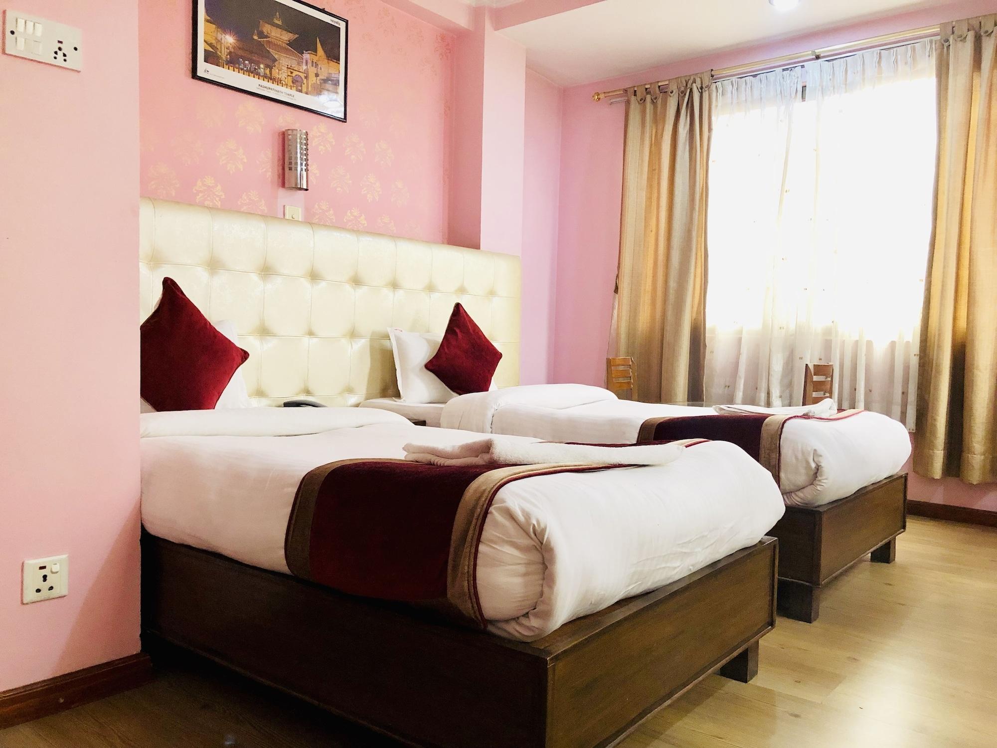Backyard Hotel Kathmandu Esterno foto