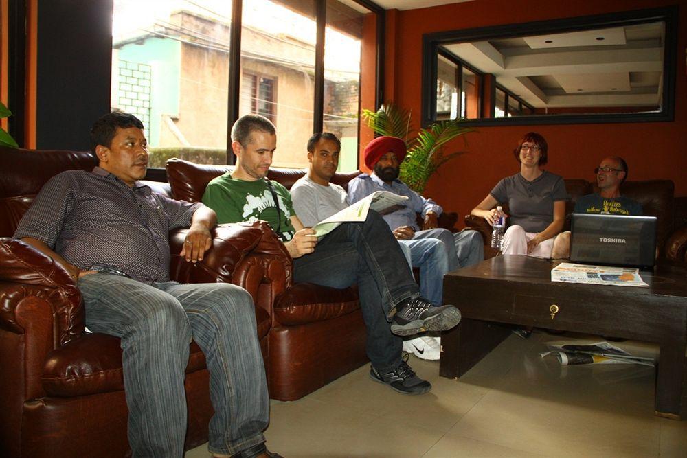 Backyard Hotel Kathmandu Esterno foto
