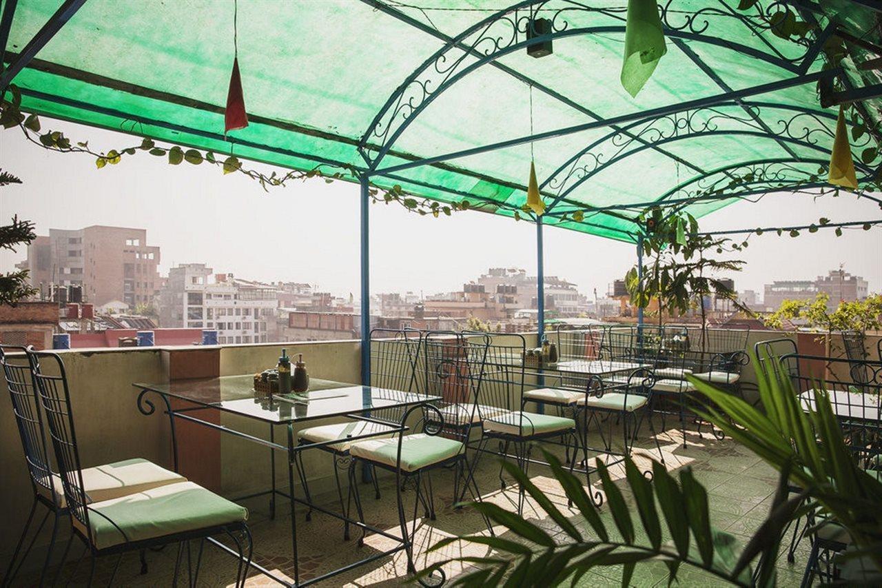 Backyard Hotel Kathmandu Esterno foto
