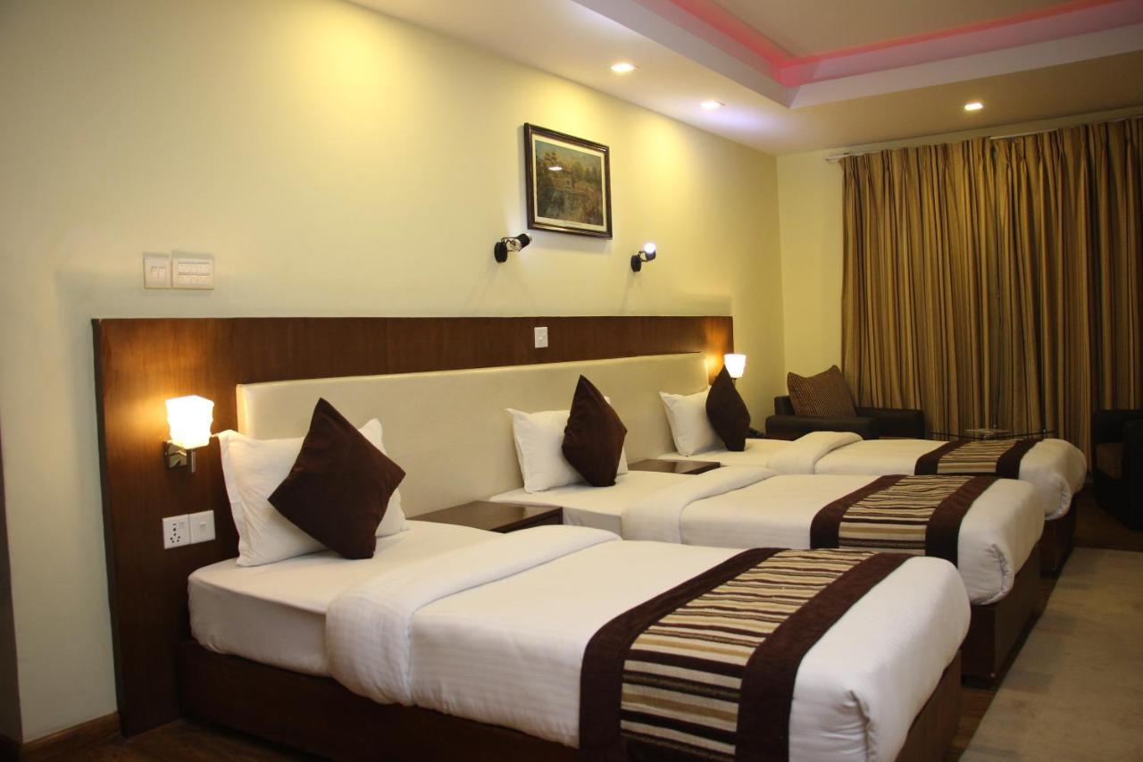 Backyard Hotel Kathmandu Esterno foto