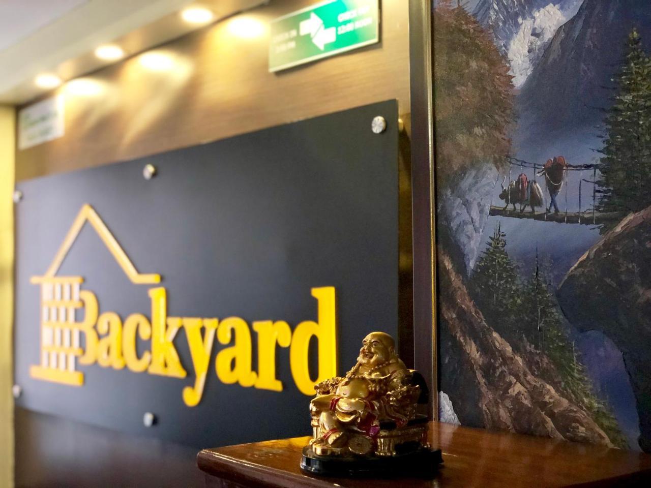 Backyard Hotel Kathmandu Esterno foto